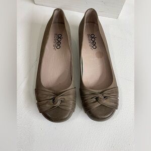 ABEO Women's Brown Flats 6B